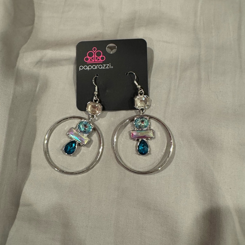 NWT Paparazzi “Geometric Glam” Blue Earrings